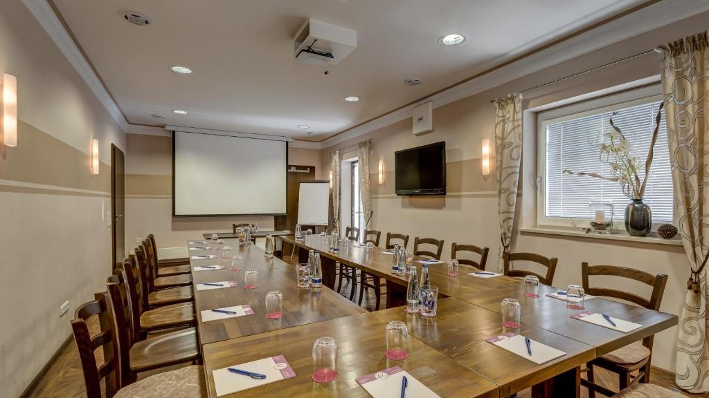 Hotel Restaurant Weihenstephaner Stuben 3*